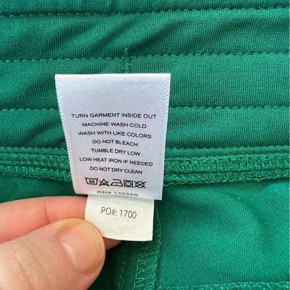 FIGS Women’s Kade Cargo Scrub Straight Leg Pants, Hunter Green (PO# 1700), L - Picture 11 of 11